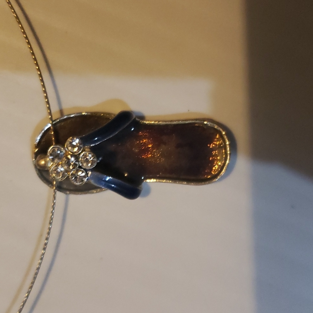 4 Necklaces - Picture 7 of 7
